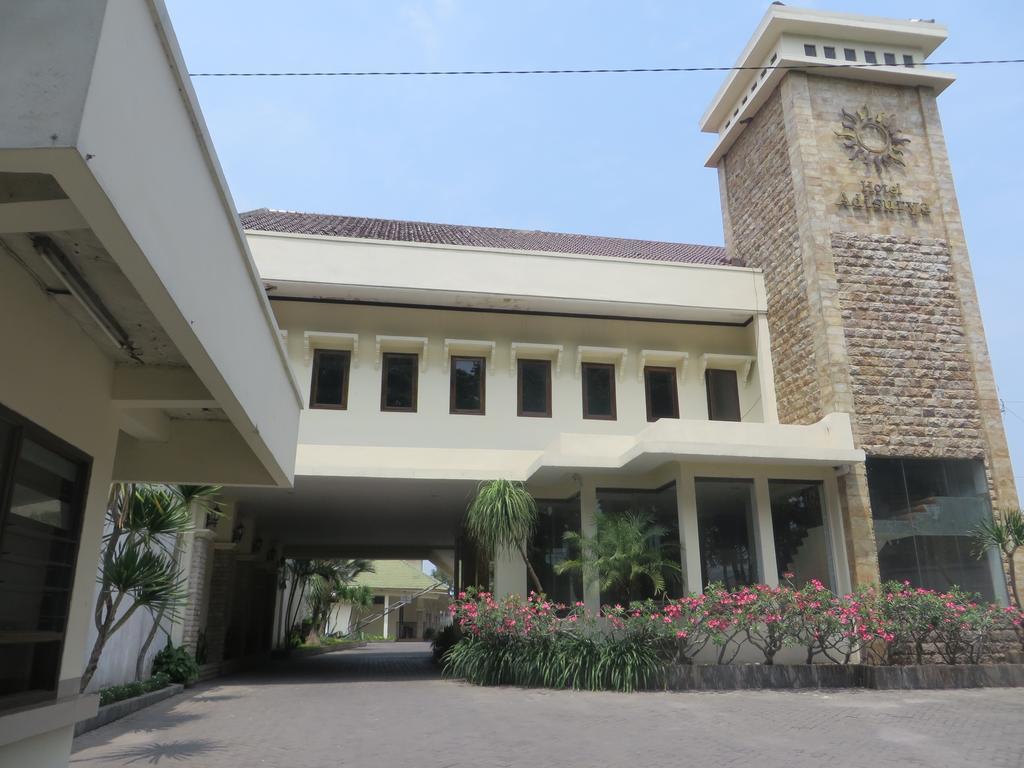 Adisurya Hotel Kediri  Exteriör bild