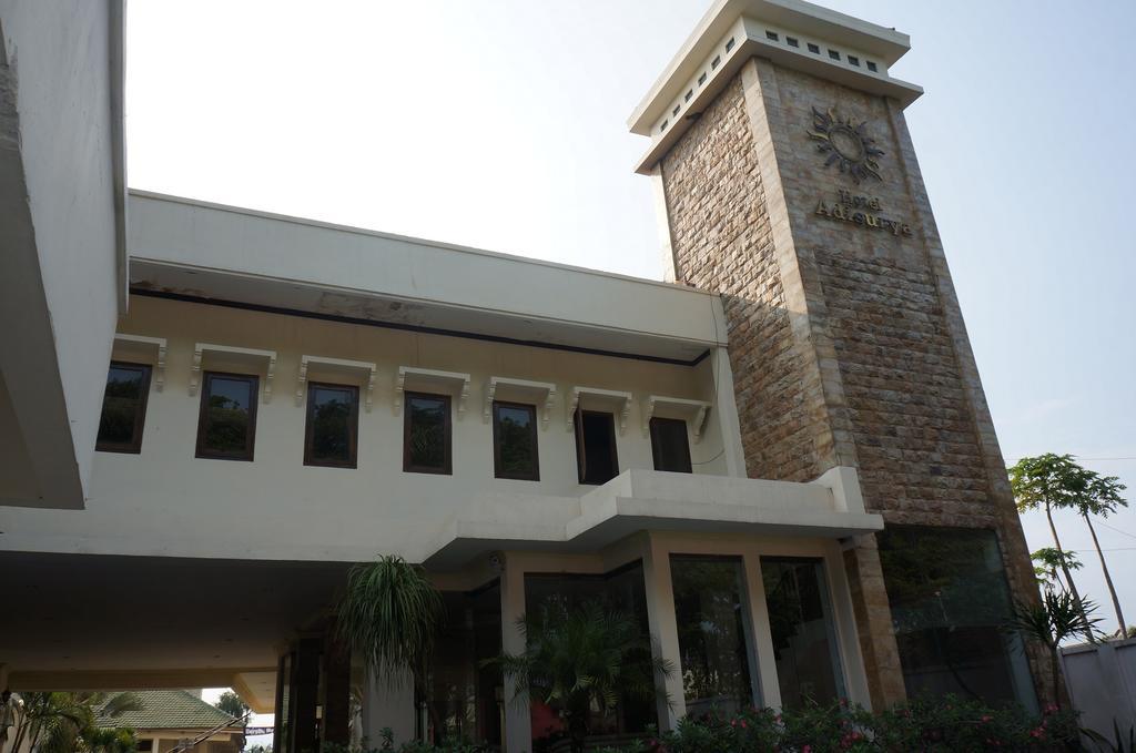 Adisurya Hotel Kediri  Exteriör bild
